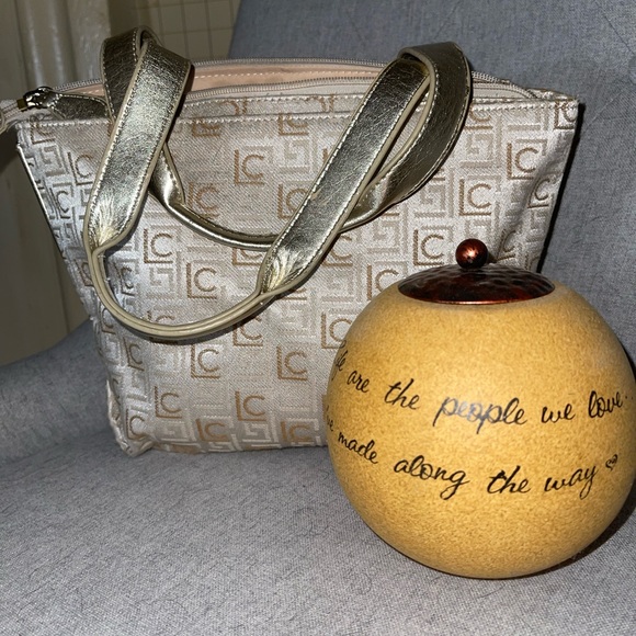Liz Claiborne Gold Tote - Picture 3 of 5